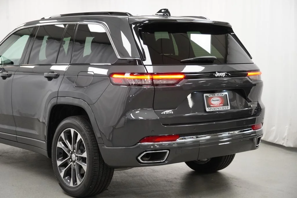Used 2025 Gray Jeep Overland image 13