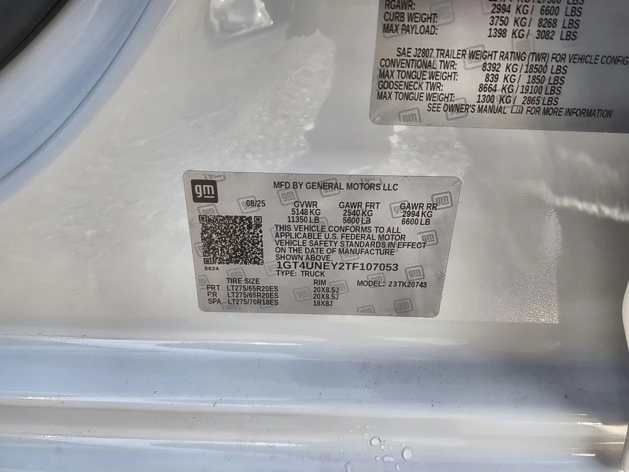 New 2026 Summit White GMC SLT image 35