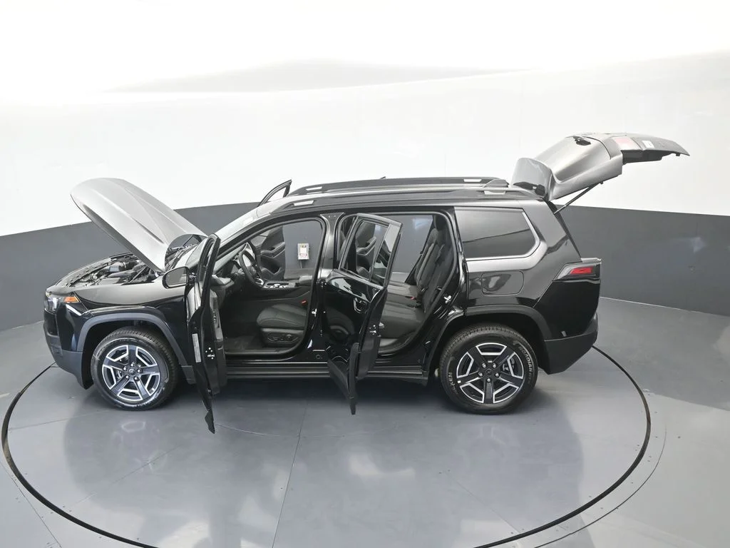New 2026 Diamond Black Crystal Pearl-Coat Exterior Paint Jeep Laredo image 57