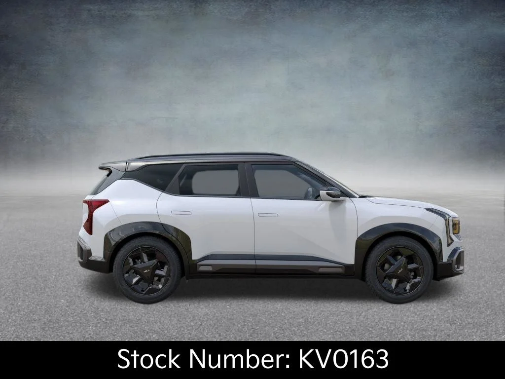 New 2027 Snow White Pearl / Black Roof Kia X-Line S image 7