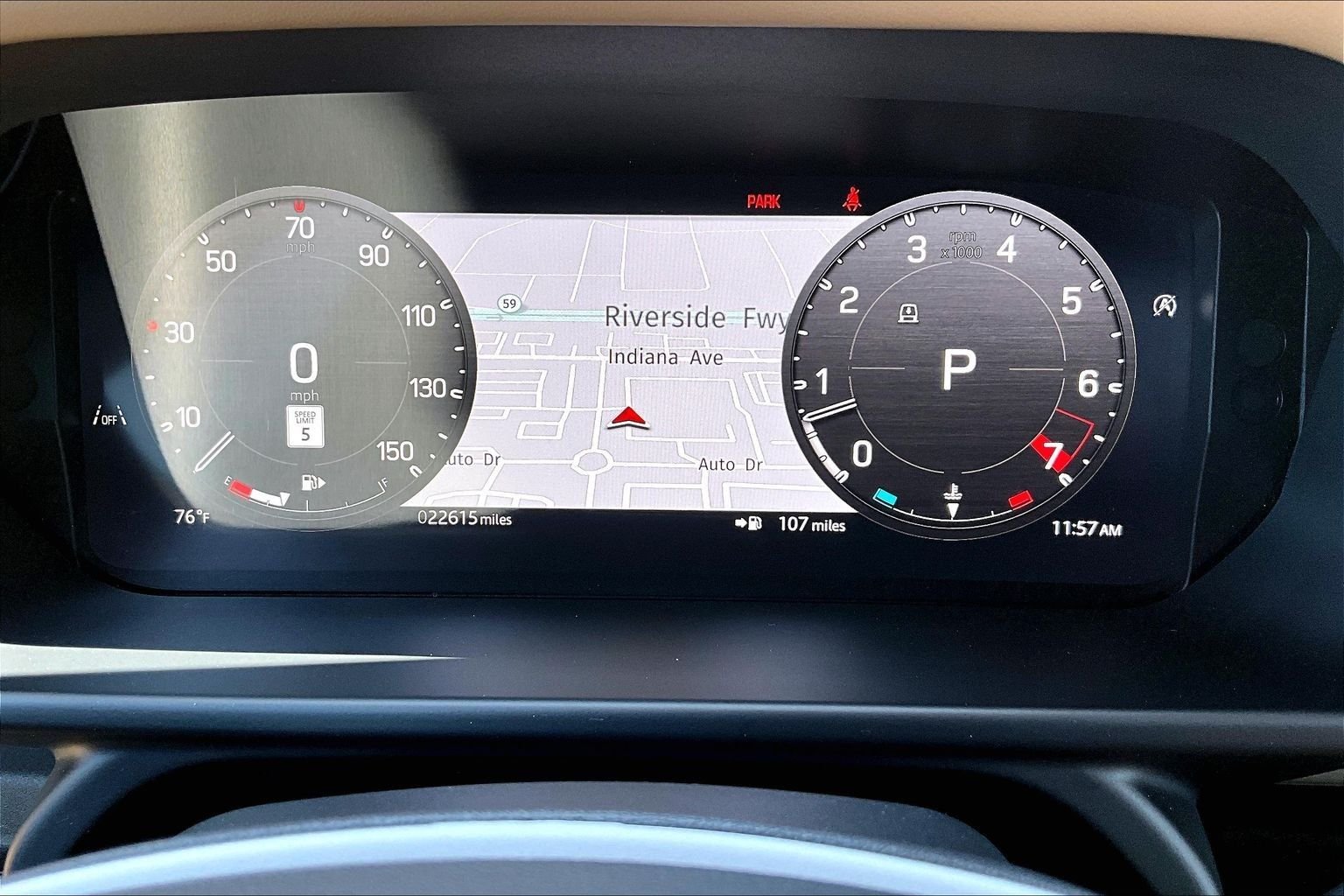 Used 2025  Land Rover S image 19