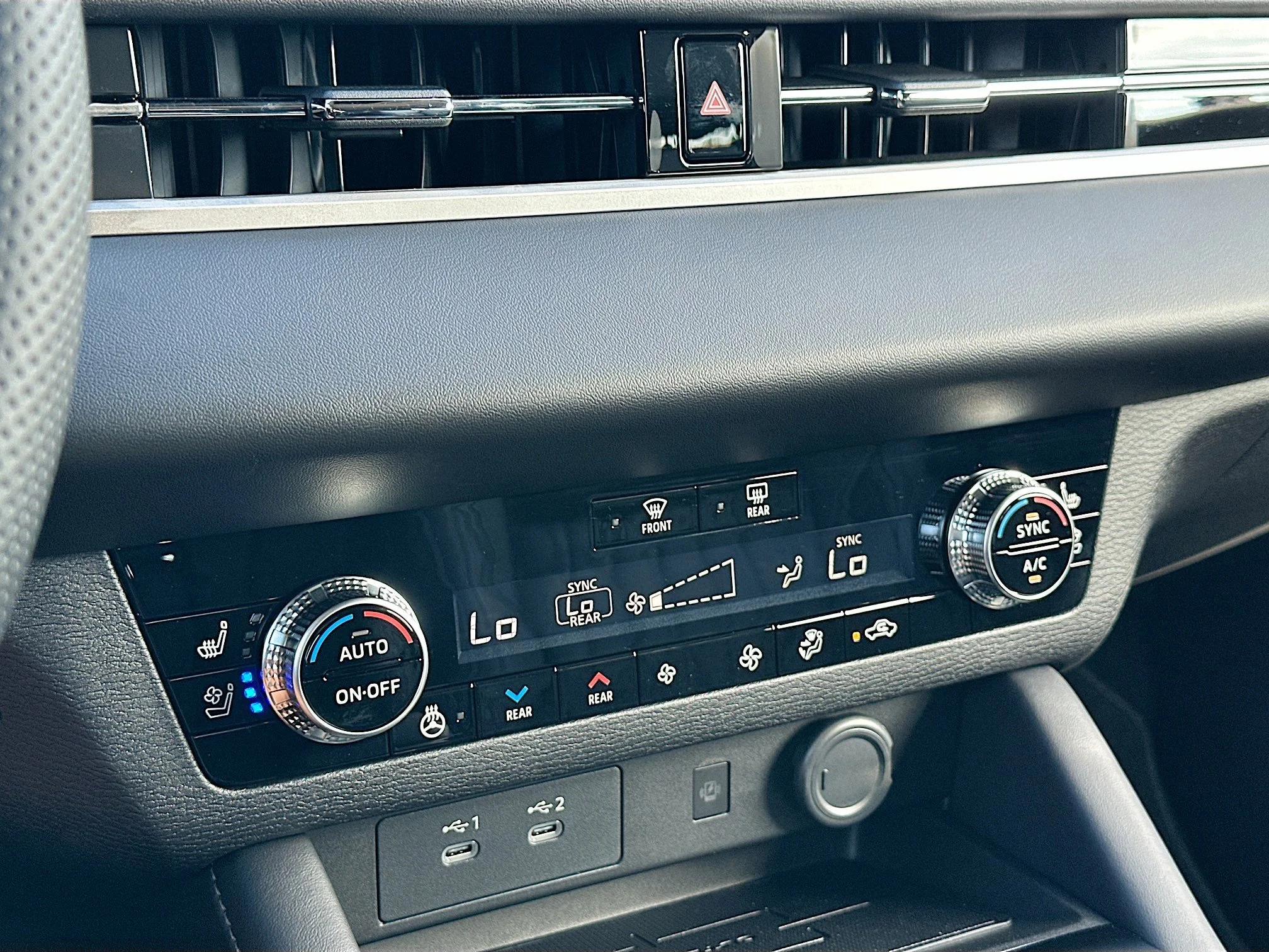 2026 Mitsubishi Outlander SEL - Photo 11