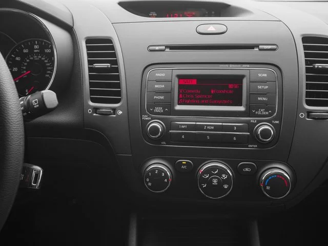 Used 2016 Silky Silver Kia LX image 13