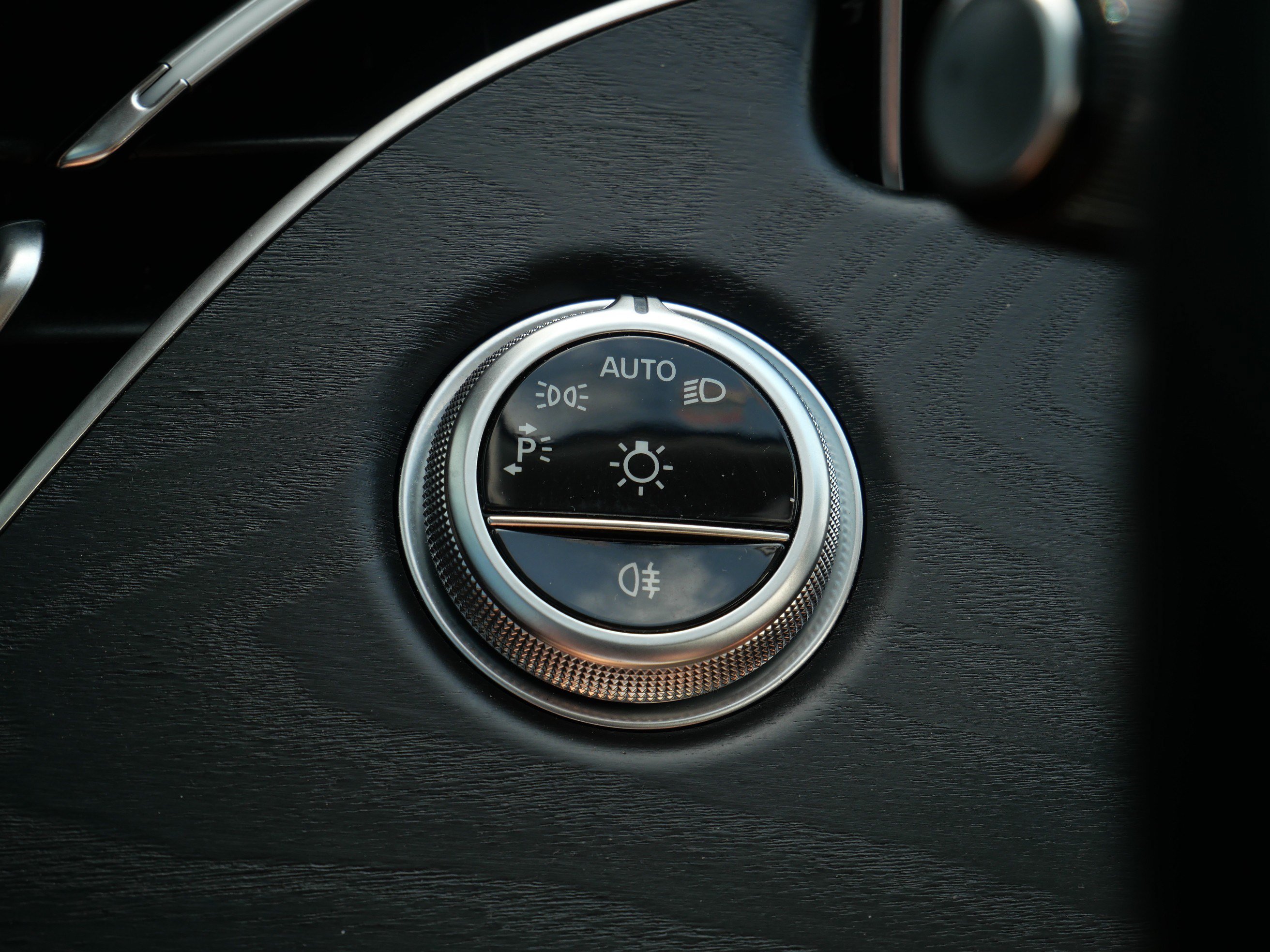 2025 Mercedes-Benz E-Class E350 - Photo 26