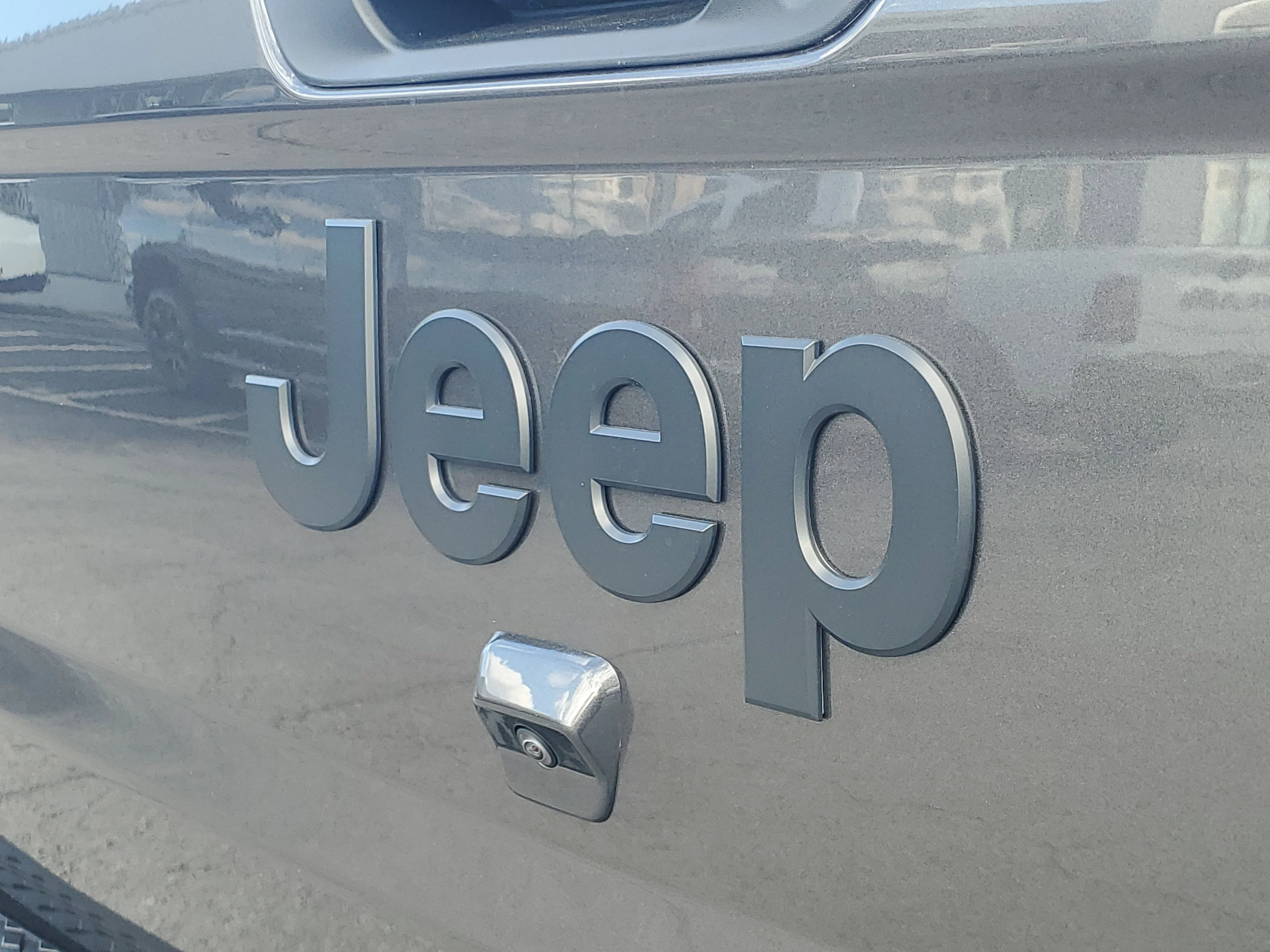 New 2026 Granite Crystal Metallic Clearcoat Jeep Sport S image 6