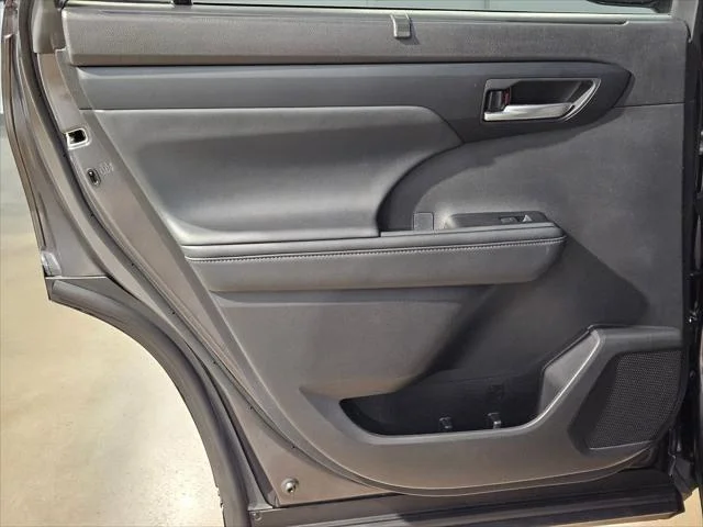 Certified Used 2025 MAGNETIC GRAY MET. Toyota  image 34