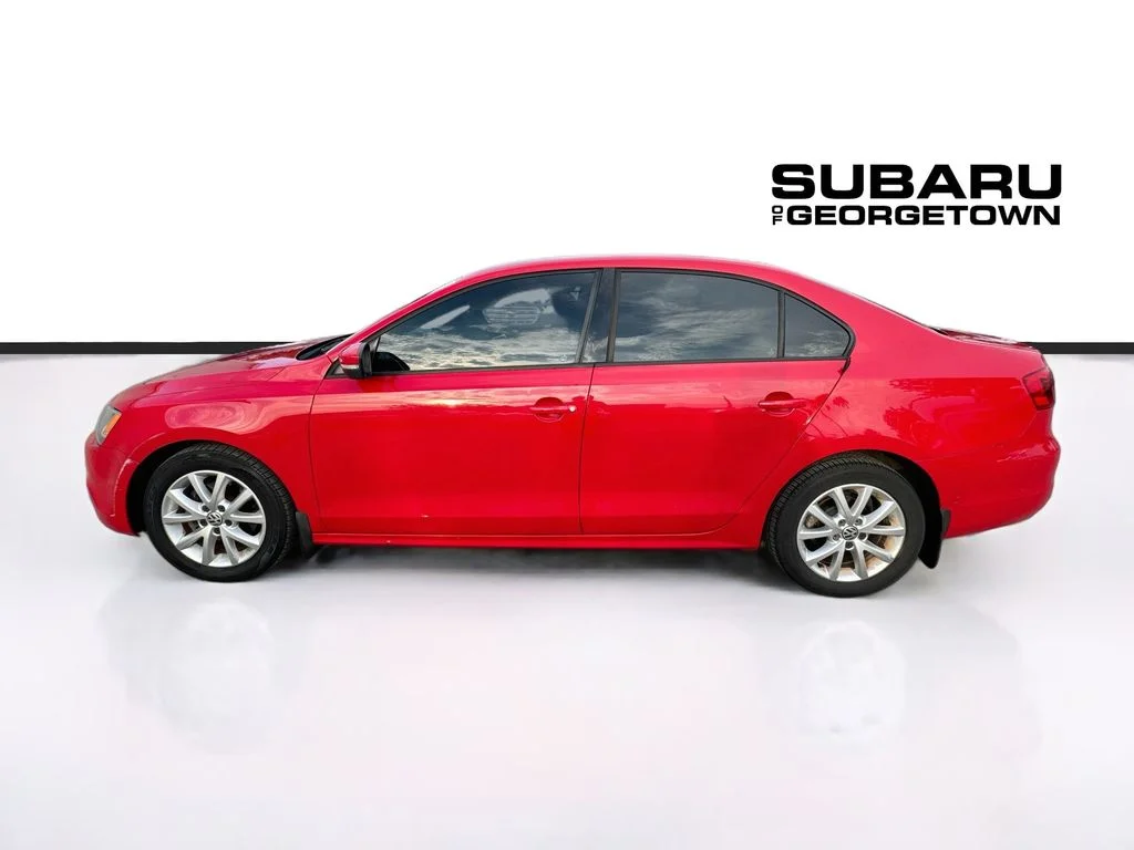 Used 2012 Red Volkswagen 2.5L SE image 4