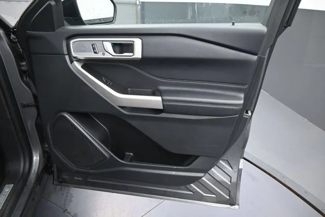 Used 2023 Gray Ford Limited image 13