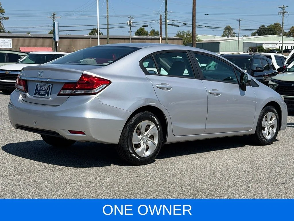 Used 2013  Honda LX image 2