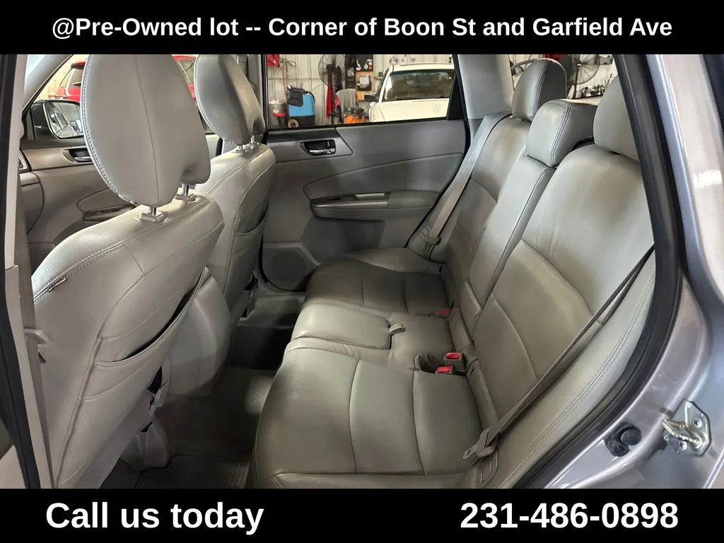 Used 2010 Silver Subaru 2.5X image 27