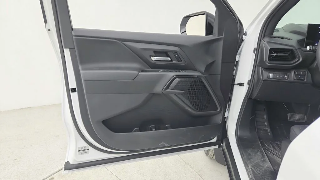 New 2024 Summit White Chevrolet Work Truck image 28