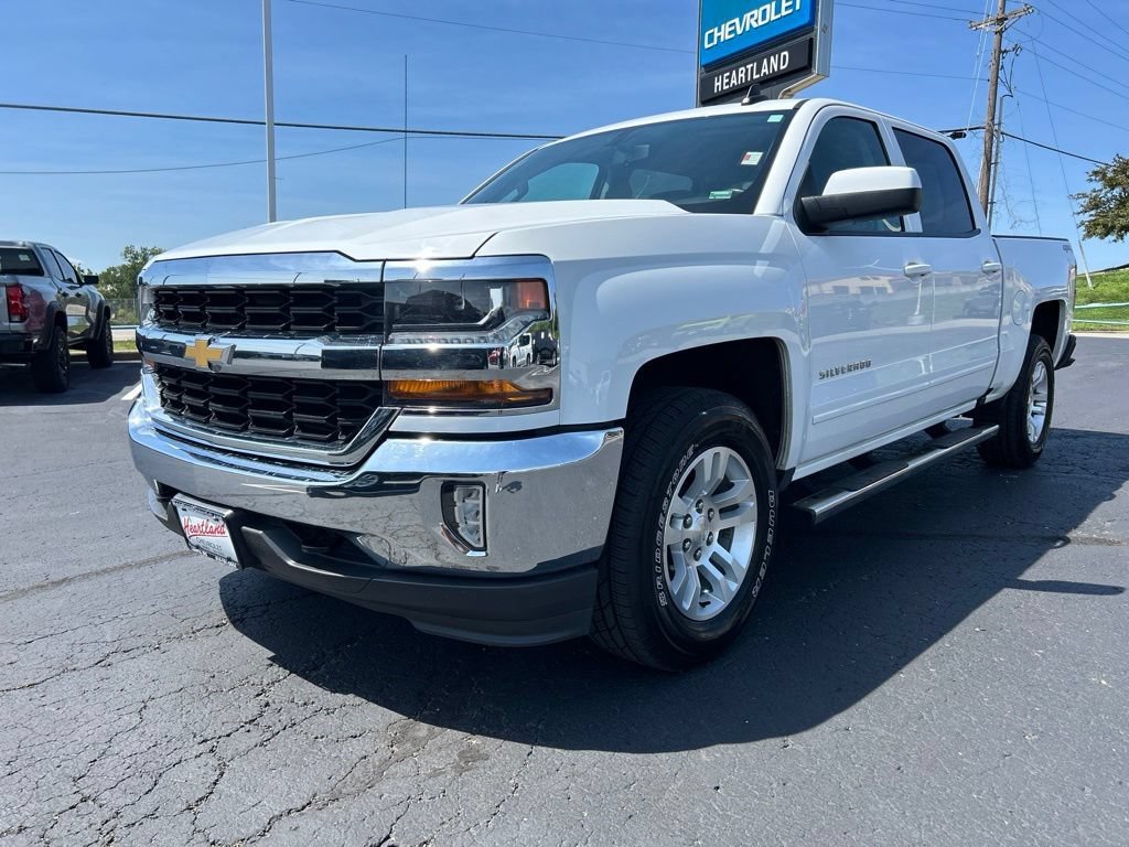 Used 2018 SUMMIT WHITE Chevrolet LT image 1