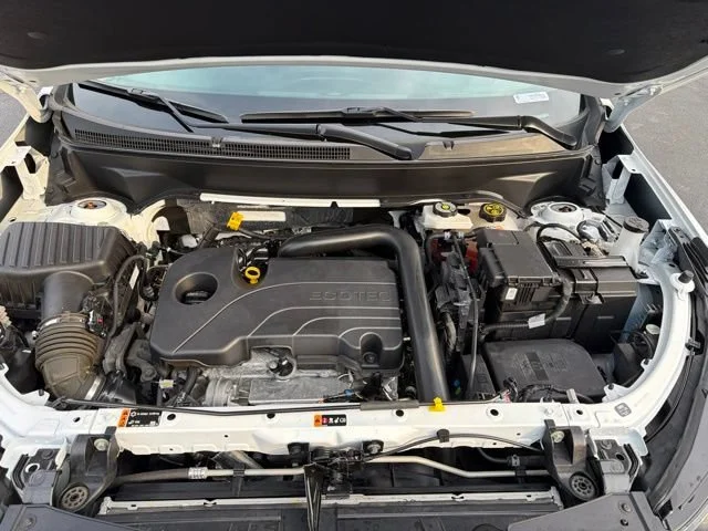 Used 2024 Summit White Chevrolet LT image 14