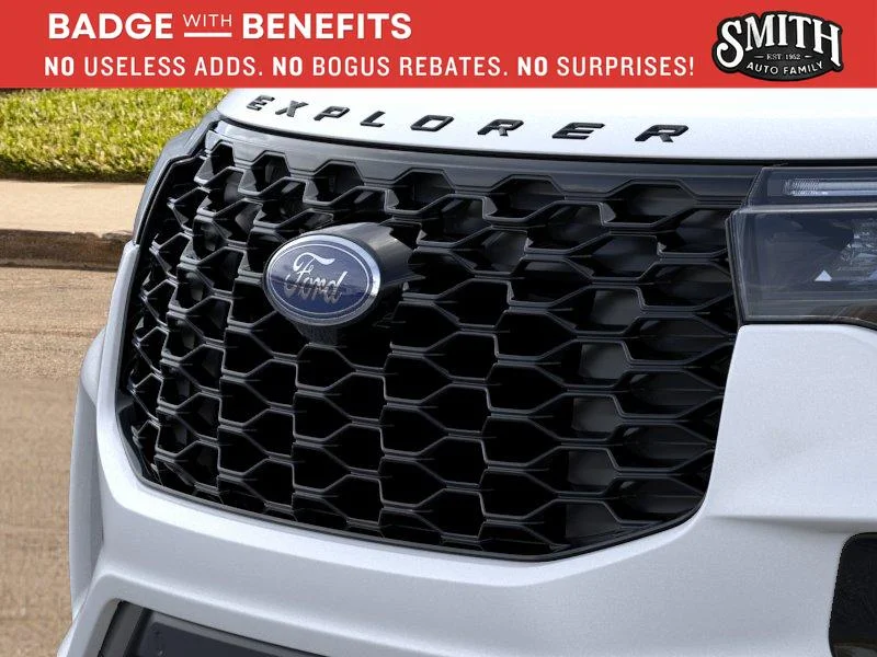New 2026 Star White Metallic Tri-Coat Ford ST-Line image 18