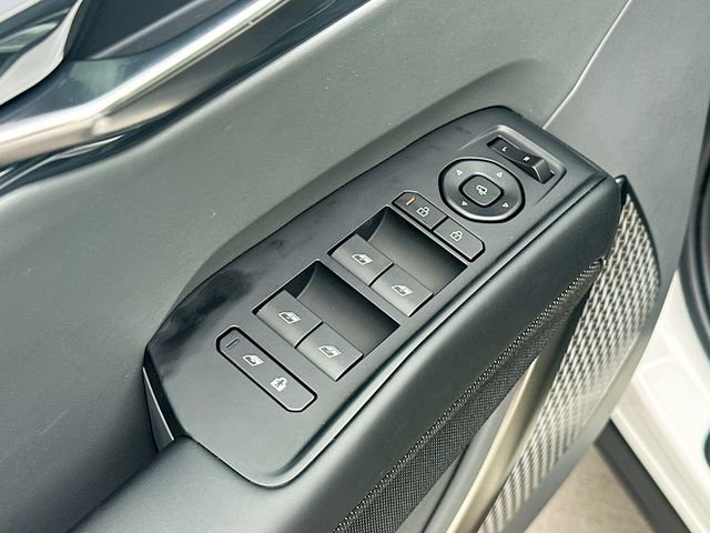 New 2026 Glacial White Pearl / Black Ro Kia GT-Line AWD image 18
