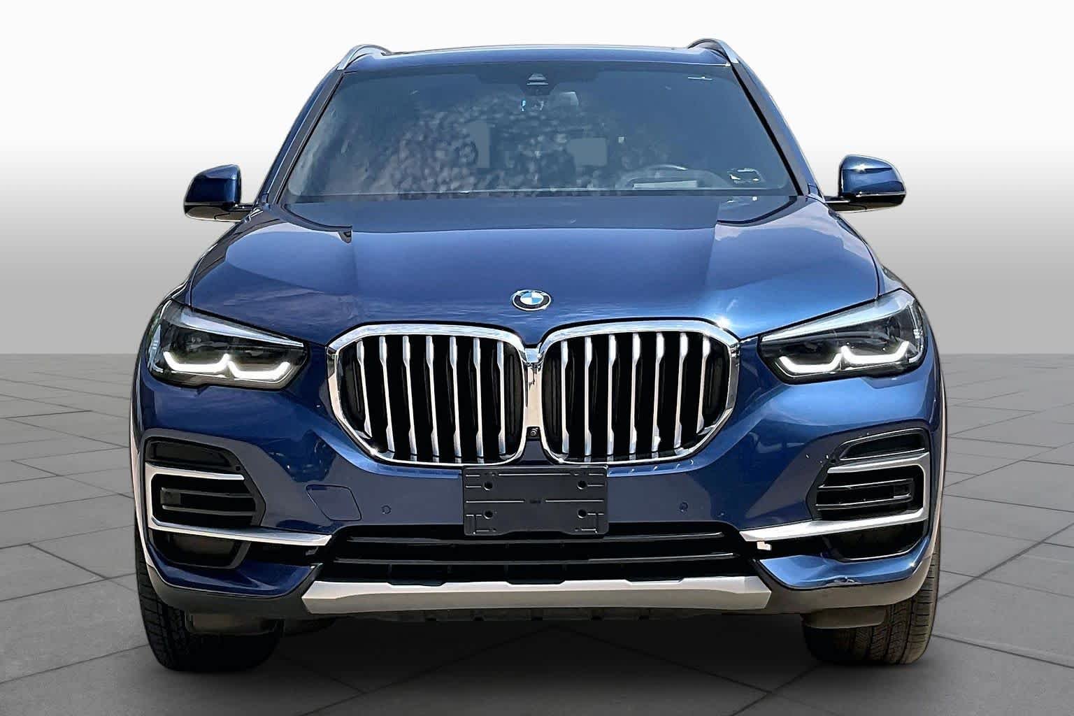 Used 2023 Phytonic Blue Metallic BMW xDrive40i image 4