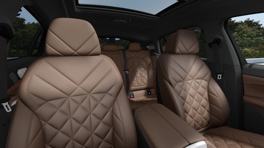 New 2027 Black Sapphire Metallic BMW xDrive40i image 37