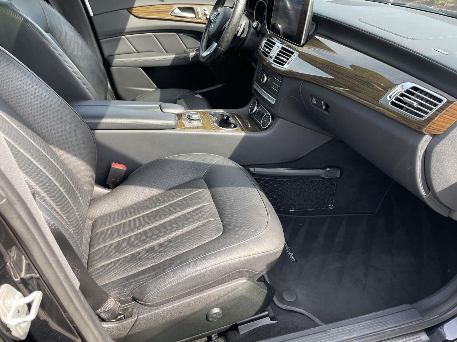 Used 2016 Blk/black Mercedes-Benz CLS 400 image 27