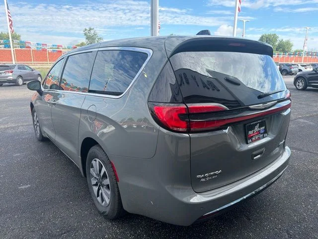 Certified Used 2023 Gray Clearcoat Chrysler Touring L image 6