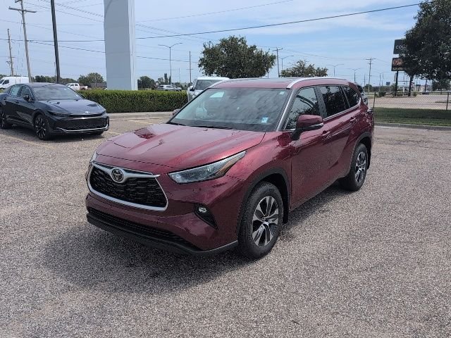 New 2026 Ruby Flare Pearl Toyota XLE image 14