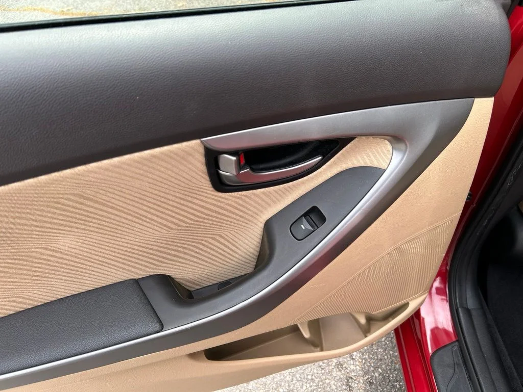 Used 2012 Red Hyundai GLS image 23
