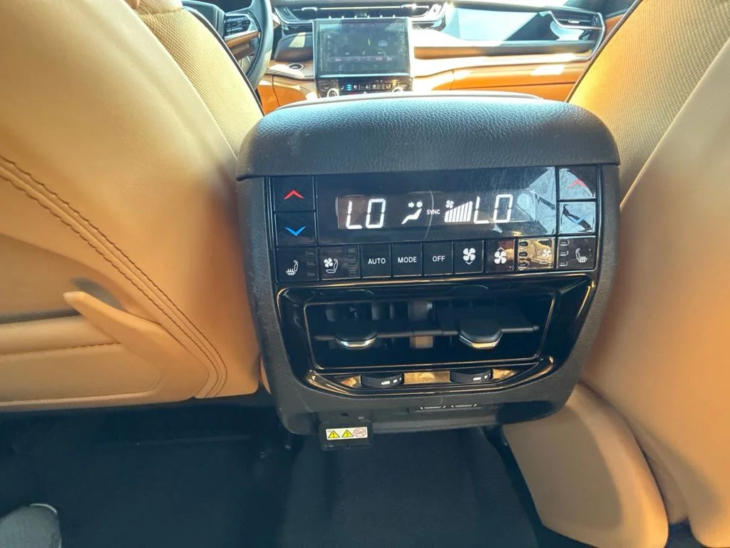 Used 2025 Black Jeep Summit image 12