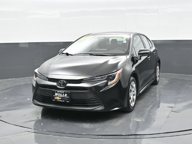 Used 2025 Toyota Corolla LE with VIN 5YFB4MDE8SP240562 for sale in Kansas City