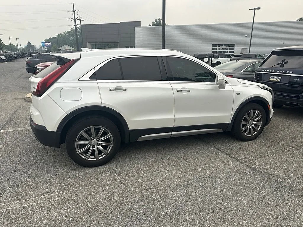 Used 2019 Crystal White Cadillac Premium Luxury image 7