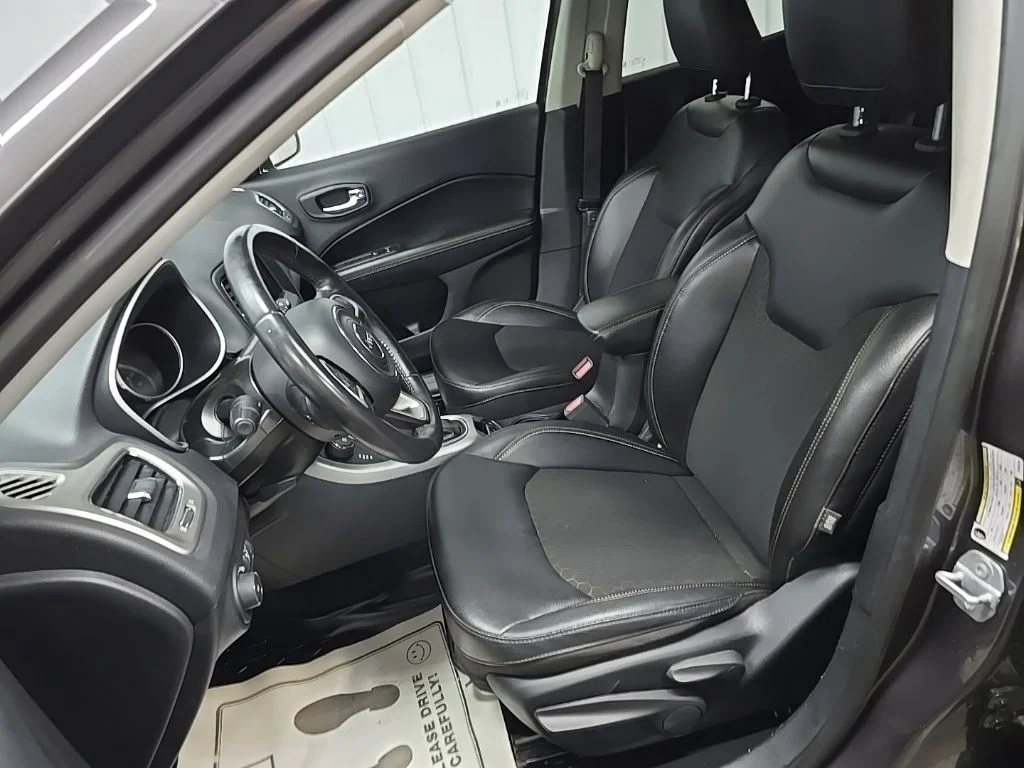 Used 2019 Gray Jeep Latitude image 29