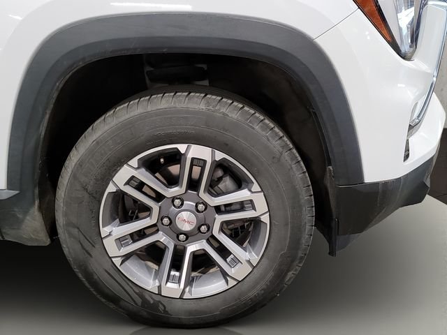 Used 2026 Summit White GMC Elevation image 11