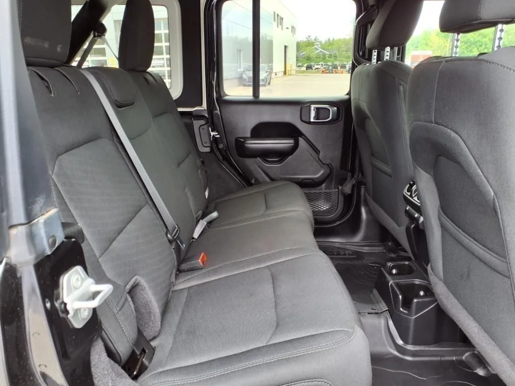 2021 Jeep Wrangler Unlimited Willys - Photo 7