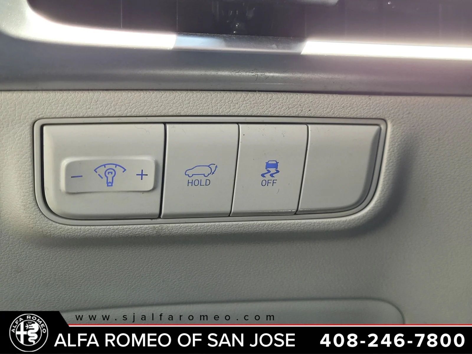 Used 2025 White Hyundai SEL image 15