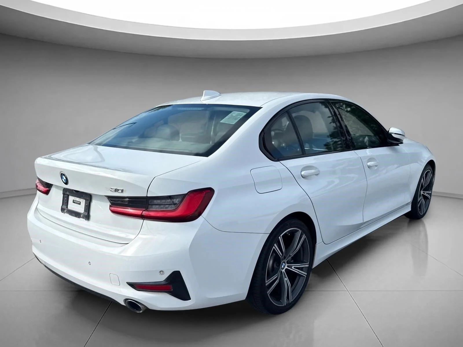 Used 2019 Alpine White BMW 330i image 14