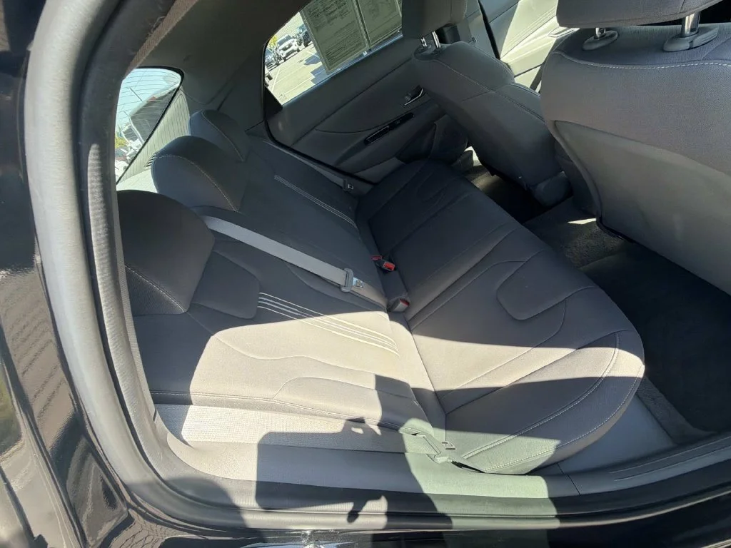 Used 2023 Black Hyundai SEL image 29