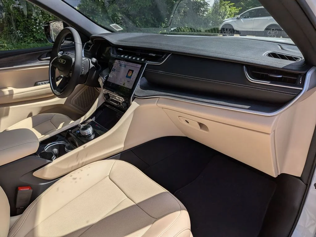 Used 2023 White Jeep Limited image 28