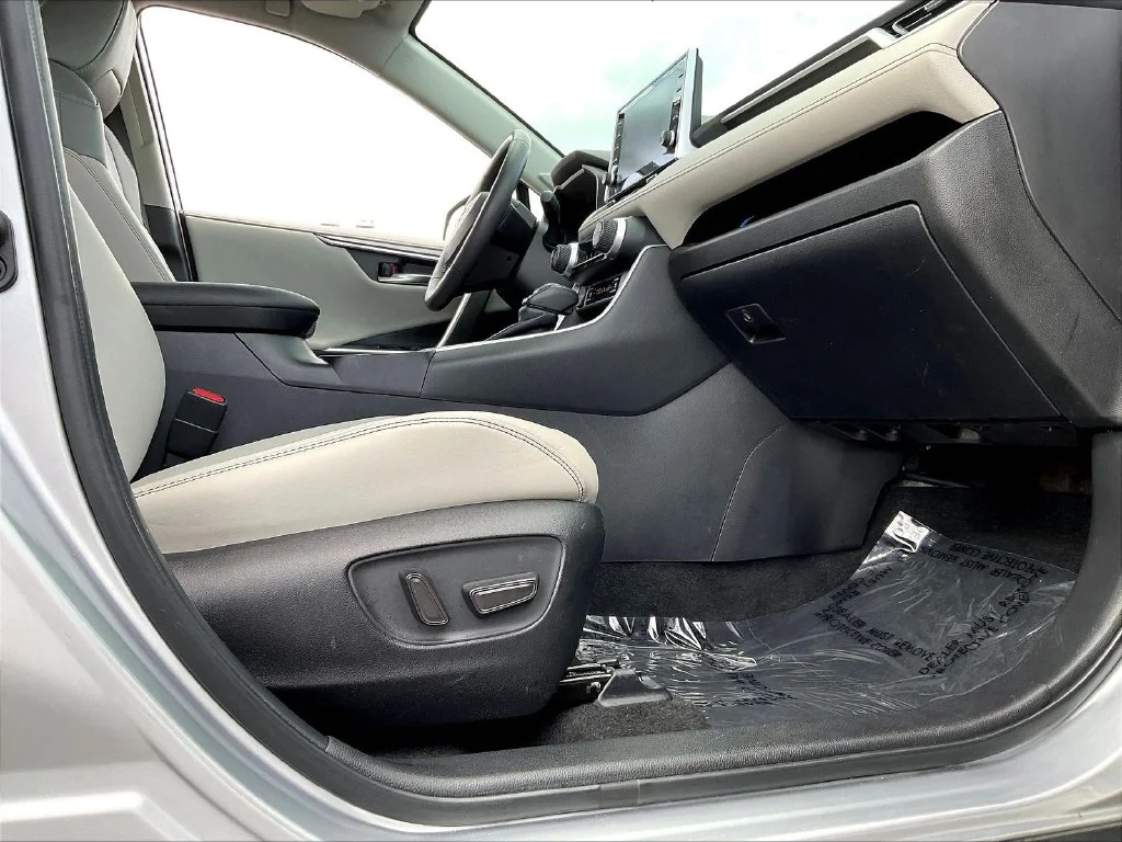 Used 2022 Silver Toyota Limited image 37