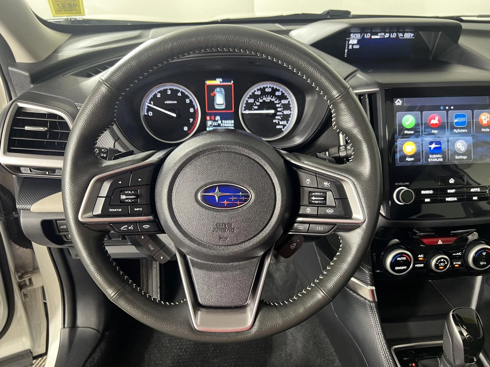 Used 2024 Crystal White Pearl Subaru Limited image 13