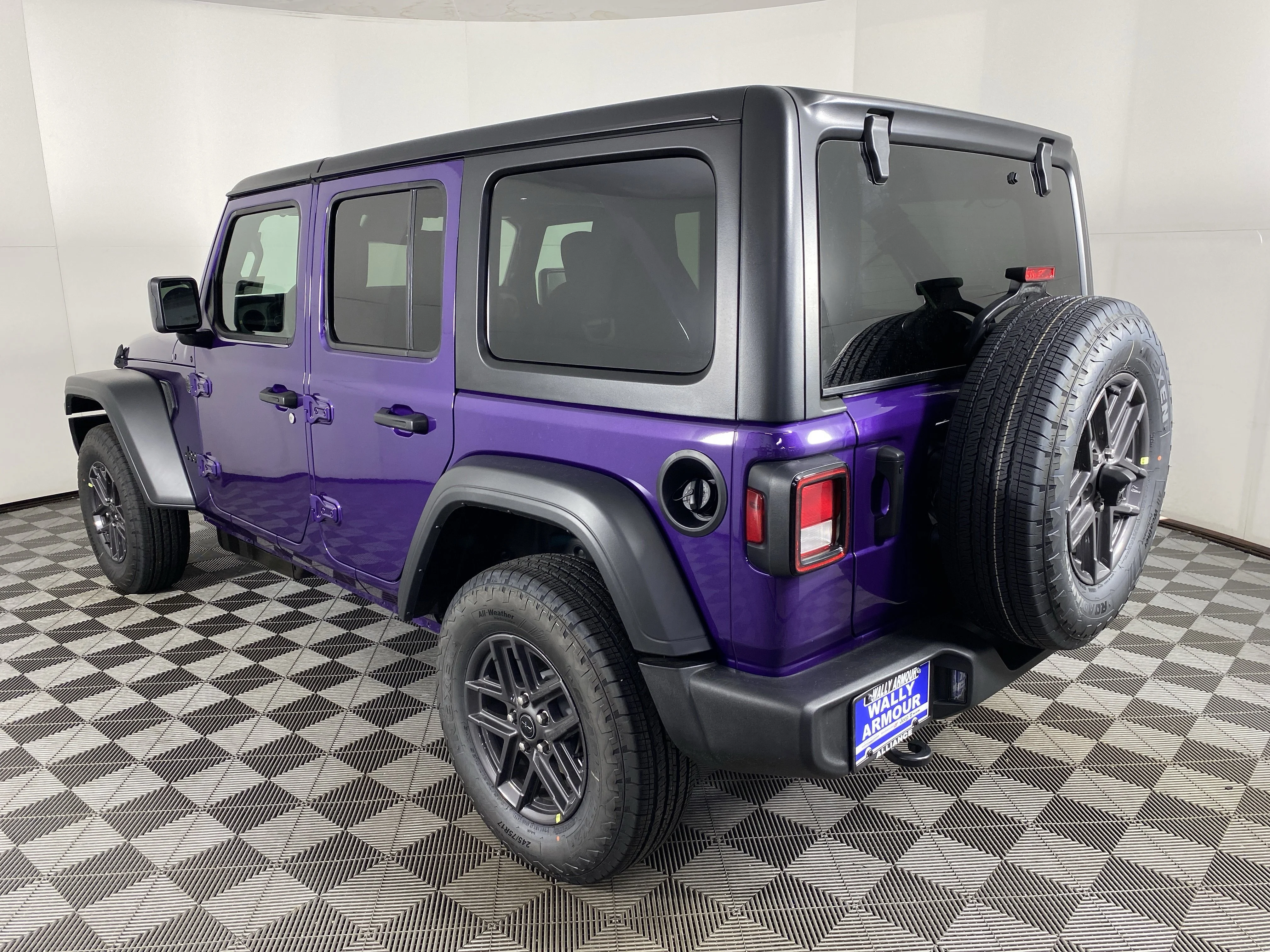 New 2026 Reign Jeep Sport S image 8