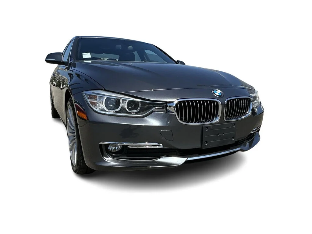 Used 2015 Mineral Grey Metallic BMW xDrive Sedan Dilawri Certified   Local BC   No Acc image 3