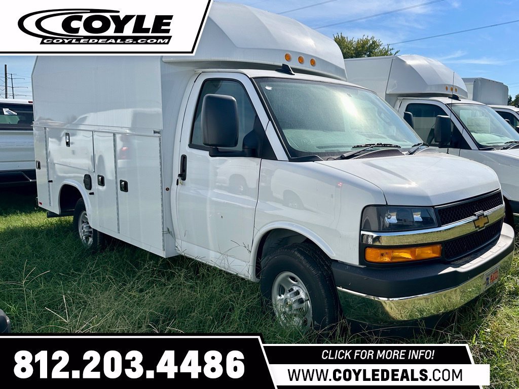2025 Chevrolet Express Cutaway Base