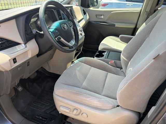Used 2017 Shoreline Mist Toyota LE image 9