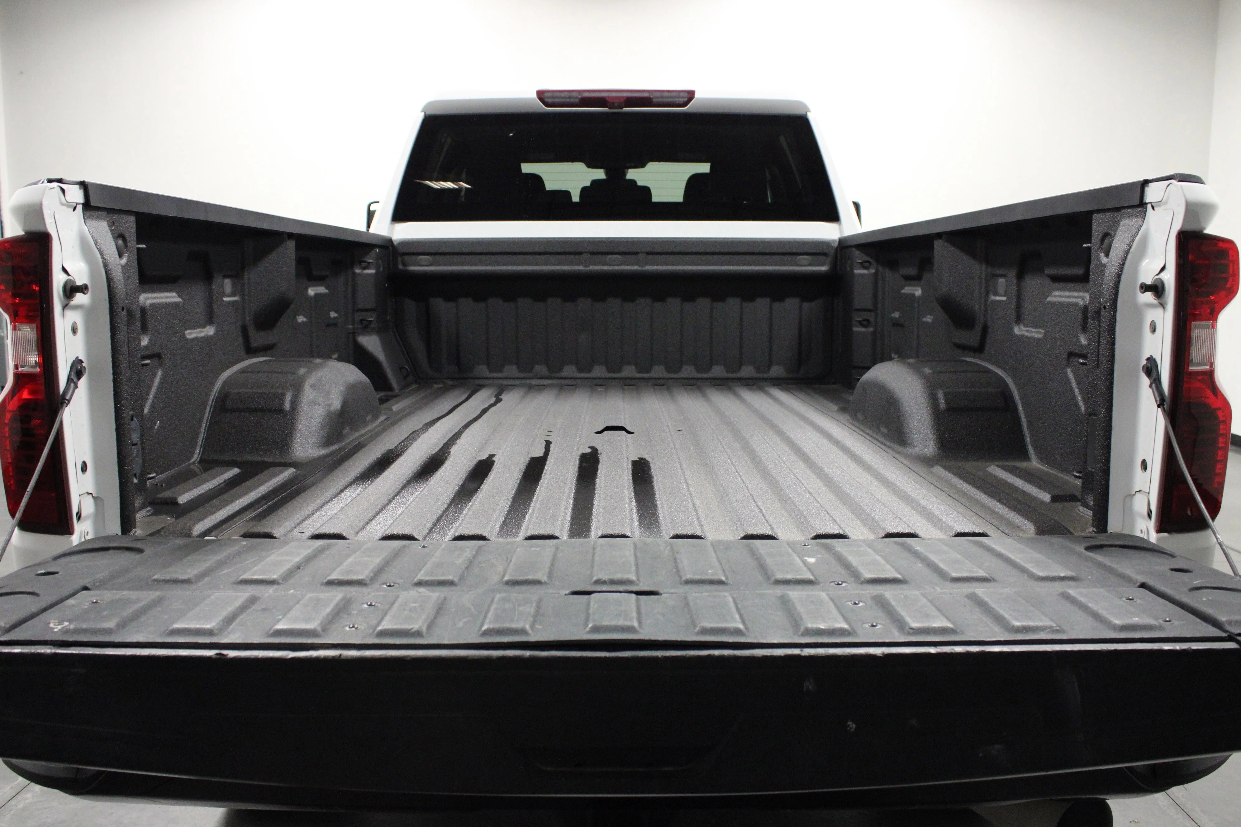 Used 2022 Summit White Chevrolet Custom image 14
