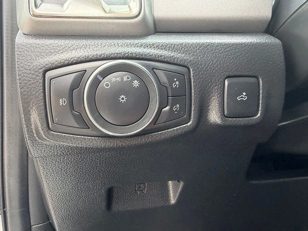 Used 2022 White Ford XLT image 17