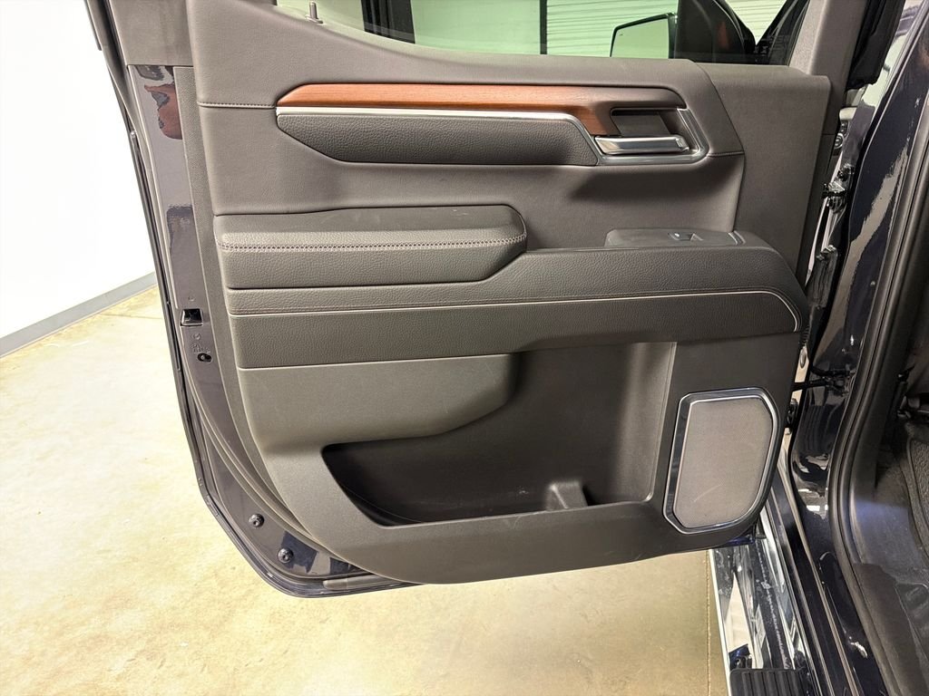 Used 2024 Silver GMC Denali image 30