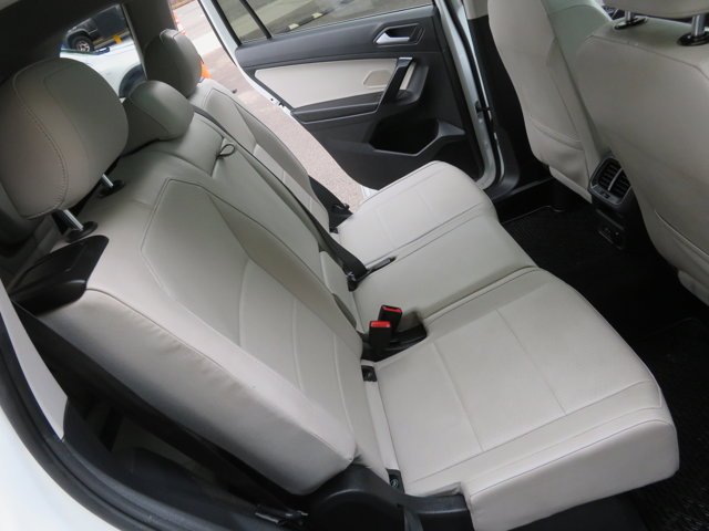 Used 2021 Pure White Volkswagen SEL image 15