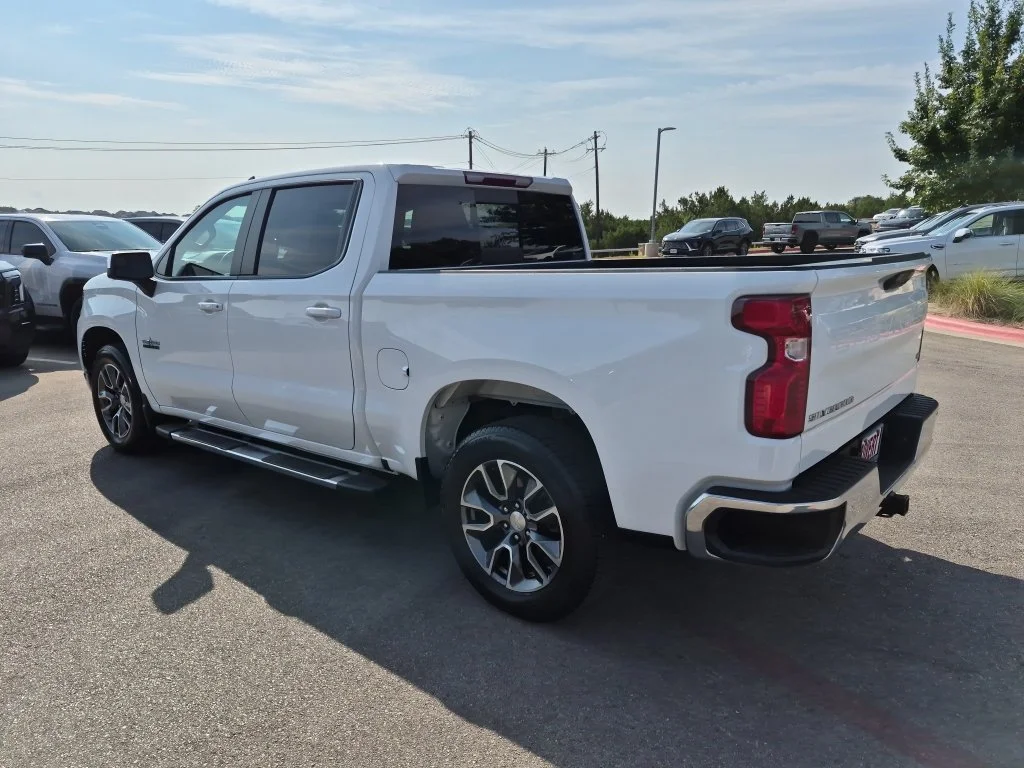 Used 2023 SUMMIT WHITE Chevrolet LT image 7