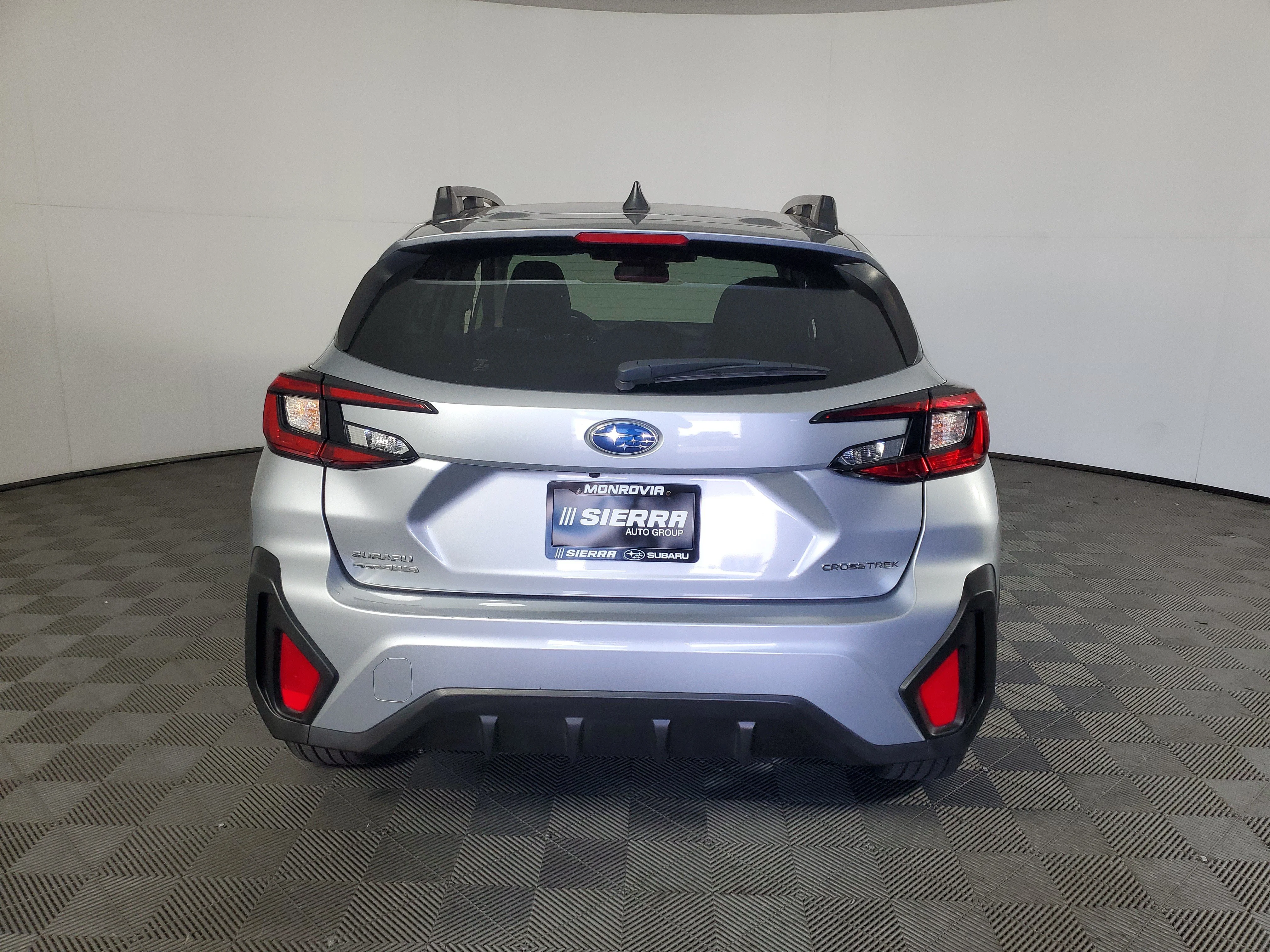 Certified Used 2025 Ice Silver Metallic Subaru Premium image 5