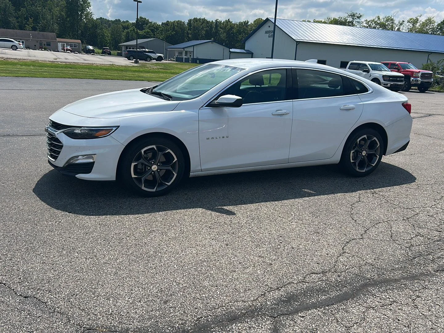 Used 2024 Summit White Chevrolet LT image 3