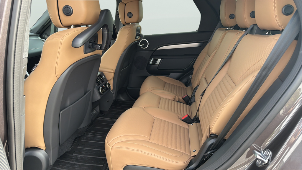 New 2026 Charente Grey Land Rover Dynamic SE image 18