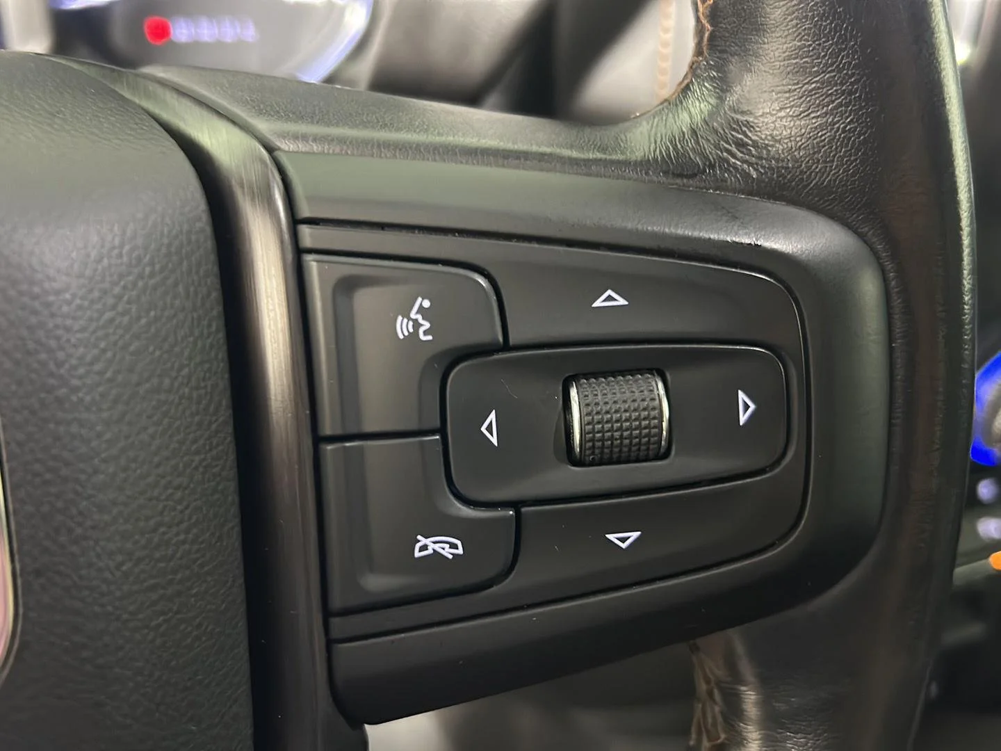 Used 2021 Summit White GMC AT4 image 26